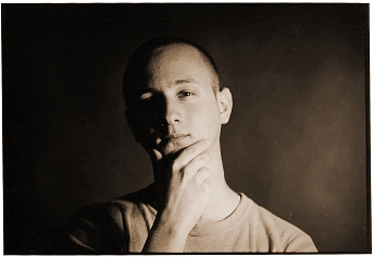Portrait of Yoni Rabkin by photographer Sigal Segev